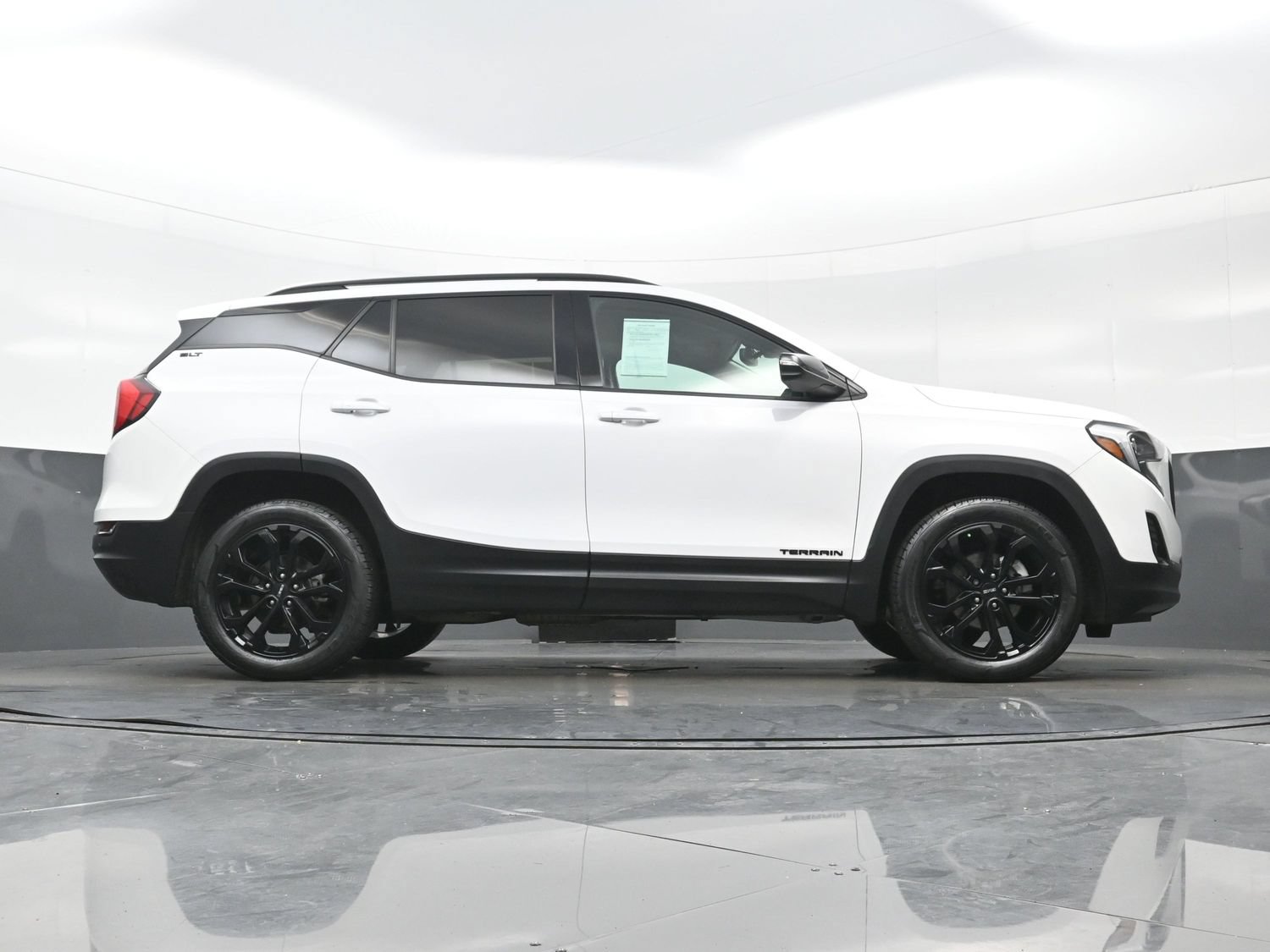 Used 2021 GMC Terrain SLT w/ Infotainment Package II AWD/4WD image 36