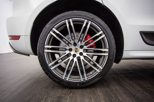 Used 2015 Porsche Macan Turbo image 42