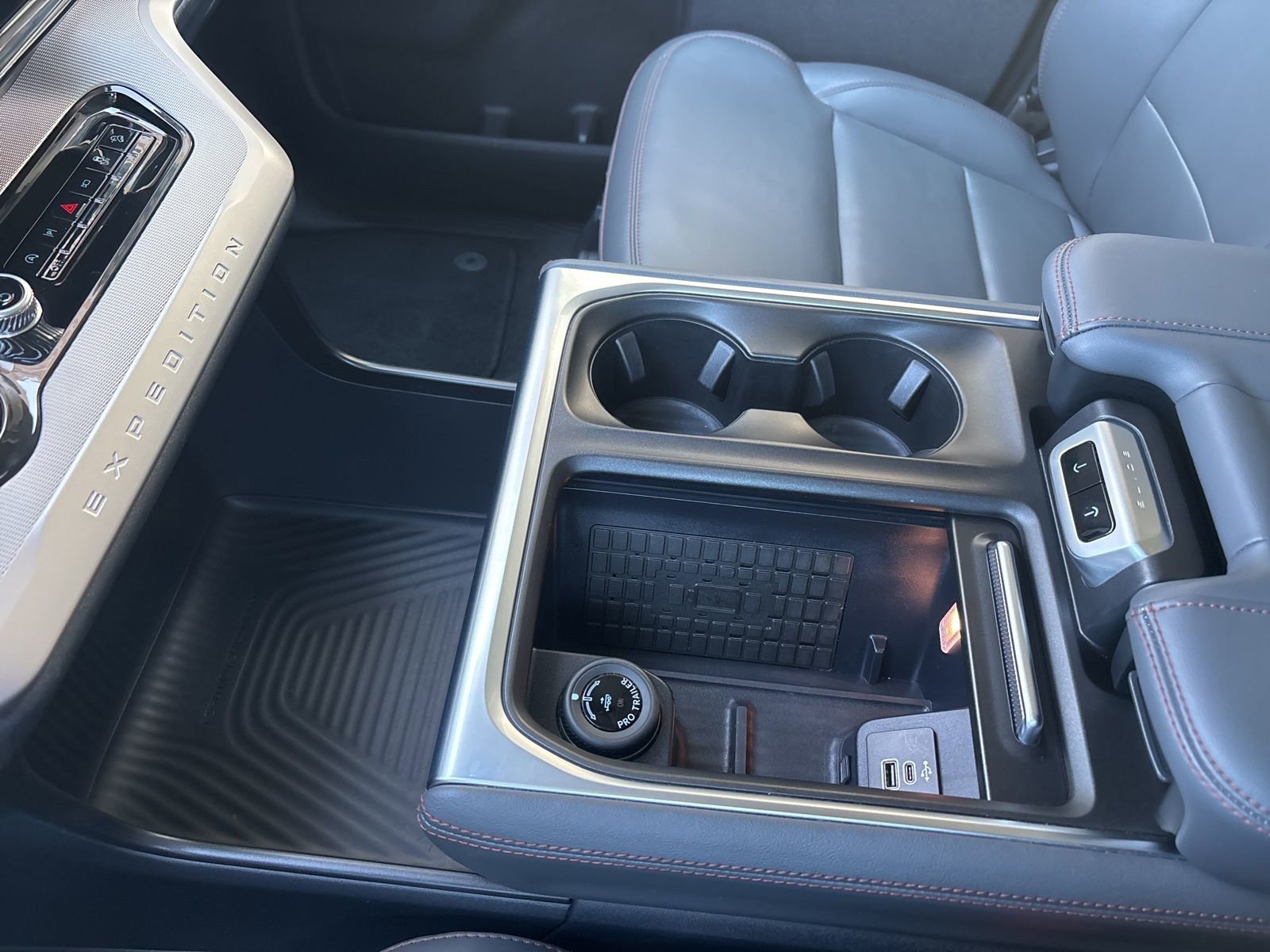 Used 2025 Ford Expedition Max Active image 33