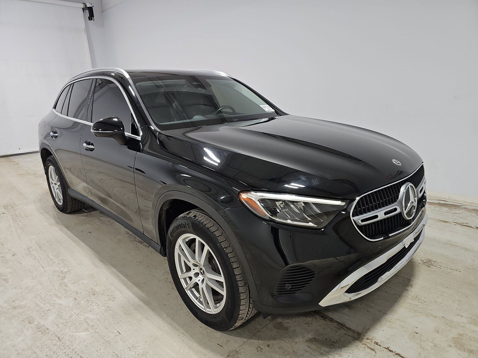 Used 2023 Mercedes-Benz GLC 300 4MATIC w/ Exclusive Trim Package image 4