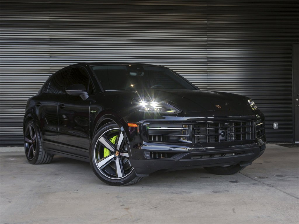 Certified 2025 Porsche Cayenne E-Hybrid Coupe image 9