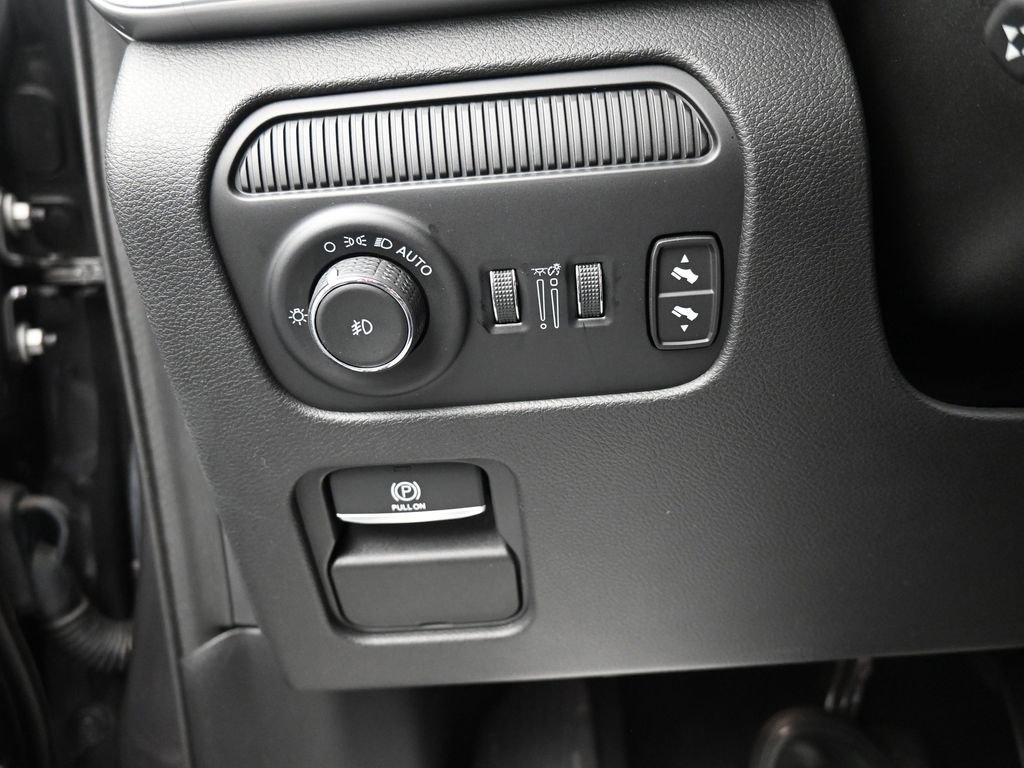 Used 2024 Jeep Wagoneer 4WD w/ Premium Group I image 13