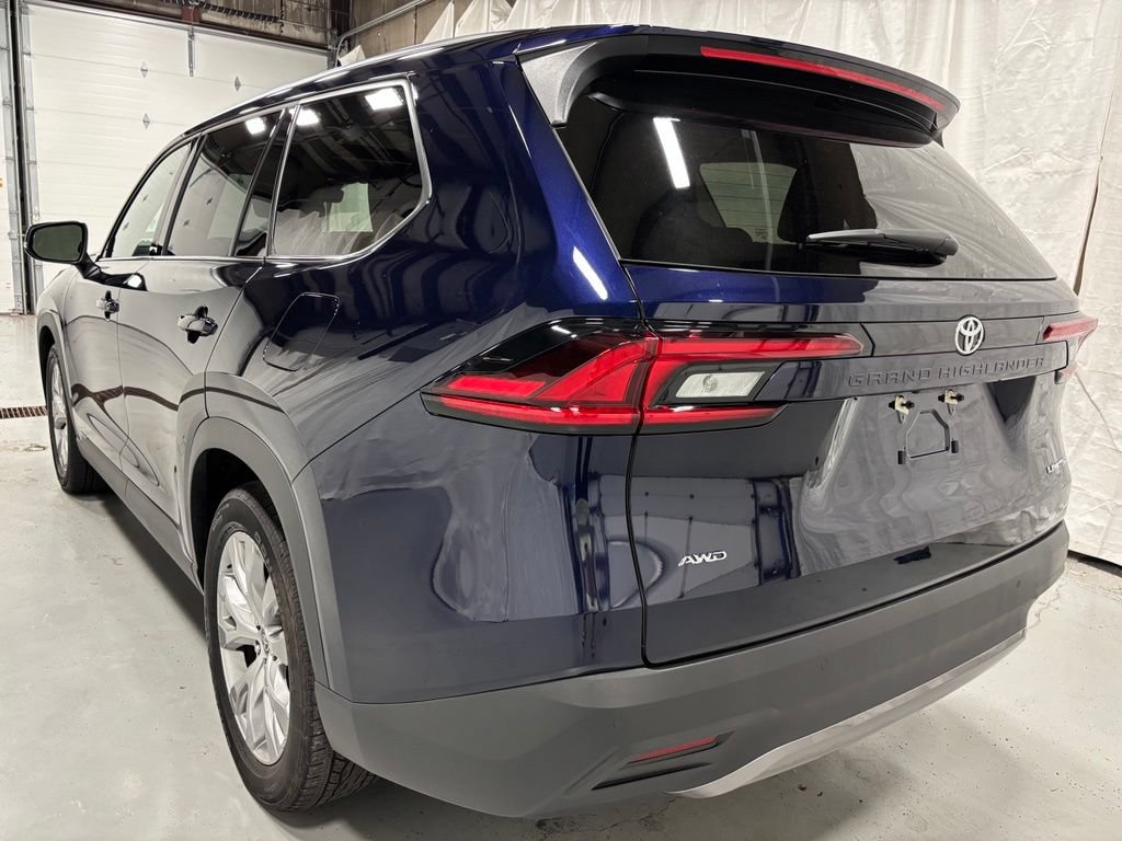 Used 2026 Toyota Grand Highlander AWD image 5