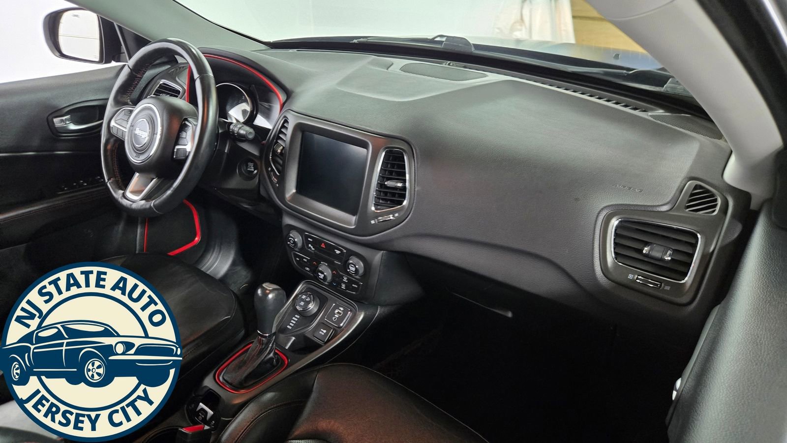 Used 2018 Jeep Compass Trailhawk w/ Leather Interior Group AWD/4WD image 38