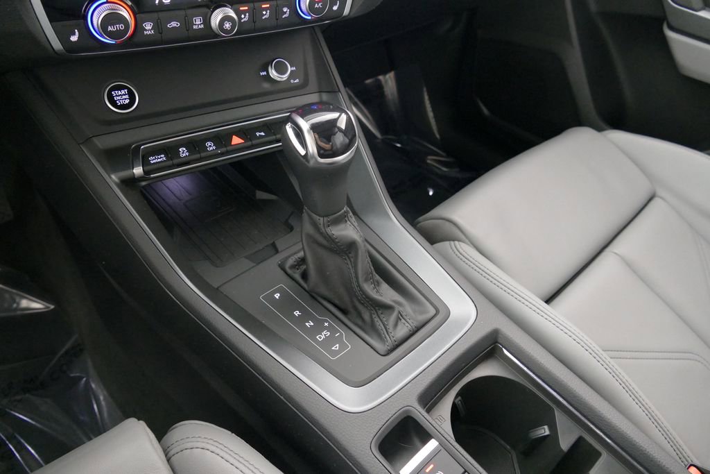 Used 2025 Audi Q3 2.0T Premium image 12