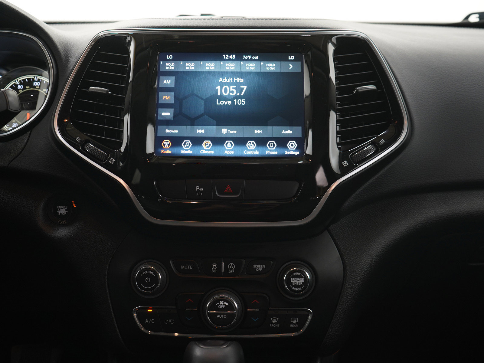 Used 2020 Jeep Cherokee Limited AWD/4WD image 15