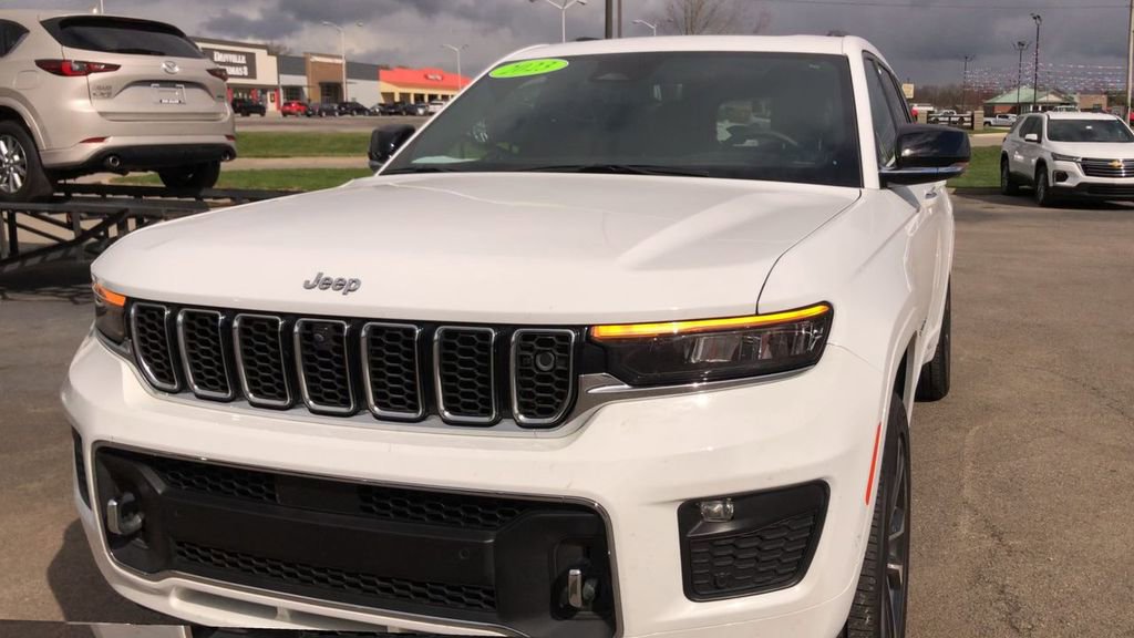 Used 2023 Jeep Grand Cherokee L Overland w/ Advanced Protech Group III AWD/4WD image 4