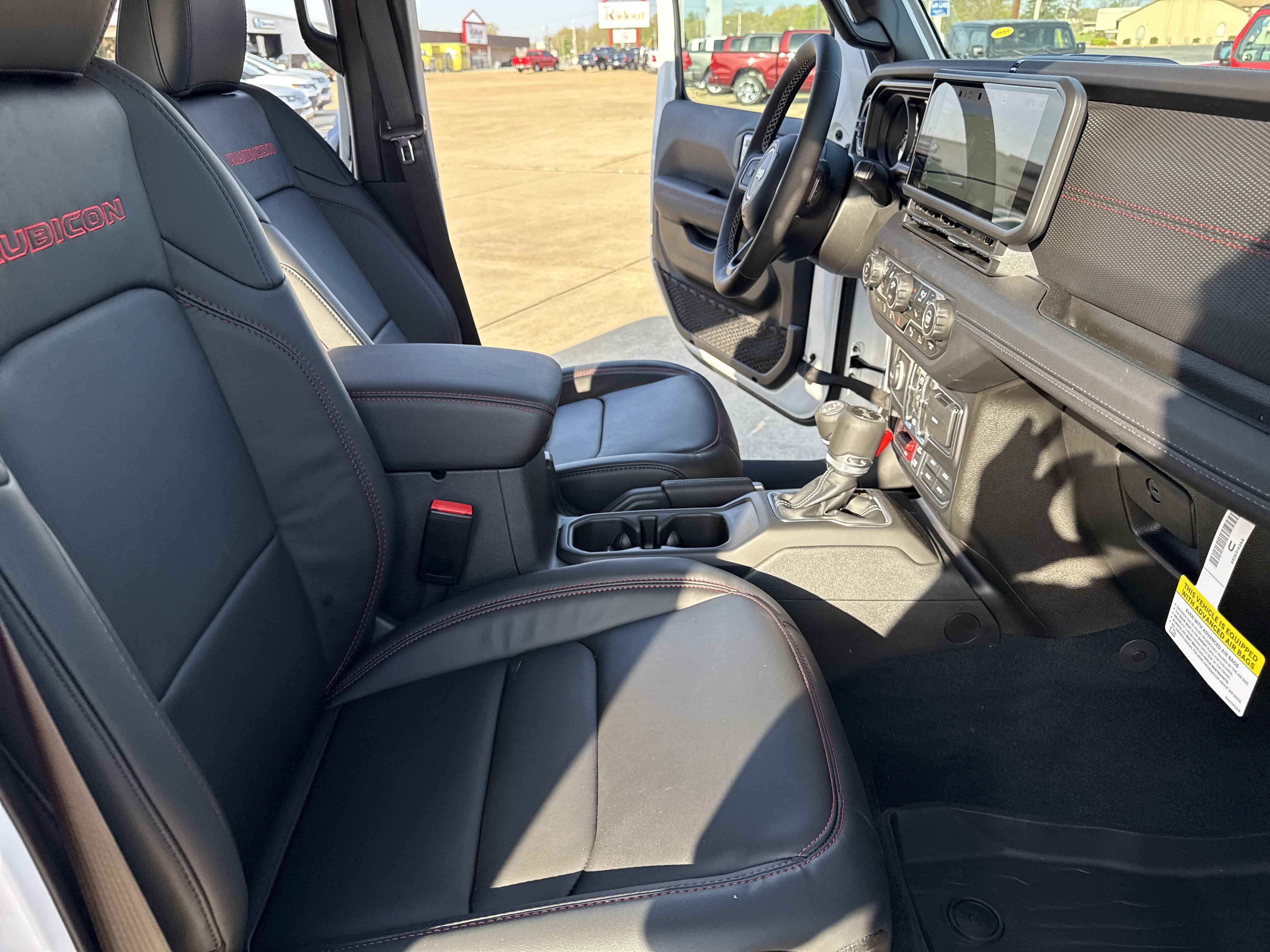 New 2025 Jeep Wrangler Unlimited Rubicon w/ Technology Group image 24