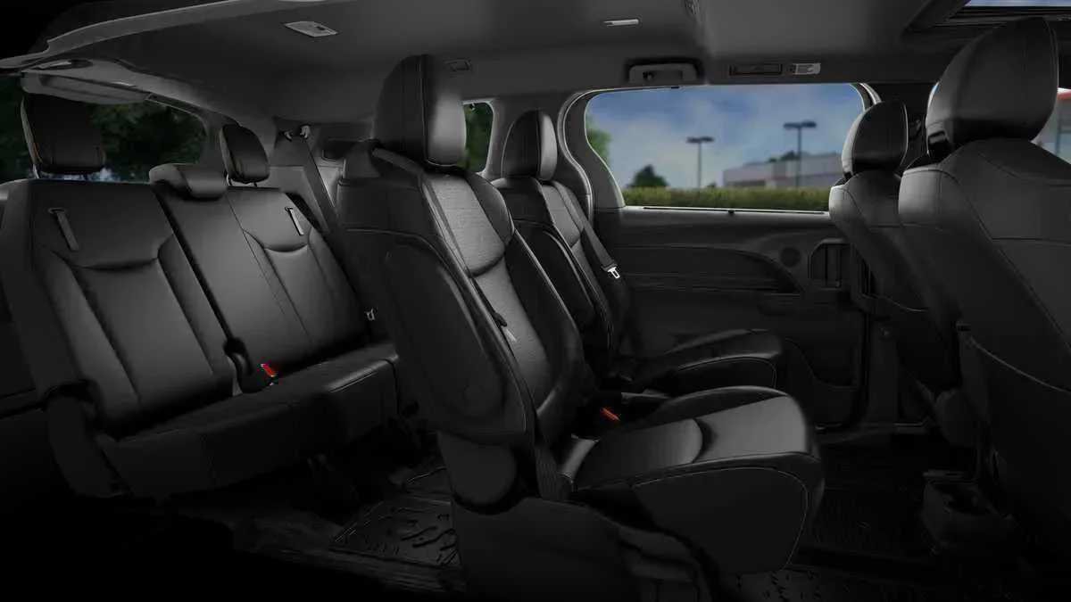 New 2026 Toyota Sienna XLE Woodland Edition AWD/4WD image 2