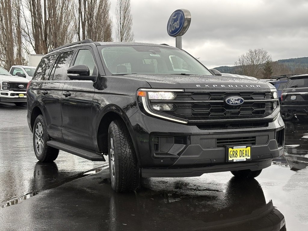 New 2025 Ford Expedition Active image 3