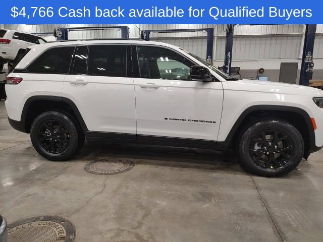 New 2026 Jeep Grand Cherokee Altitude AWD/4WD image 2