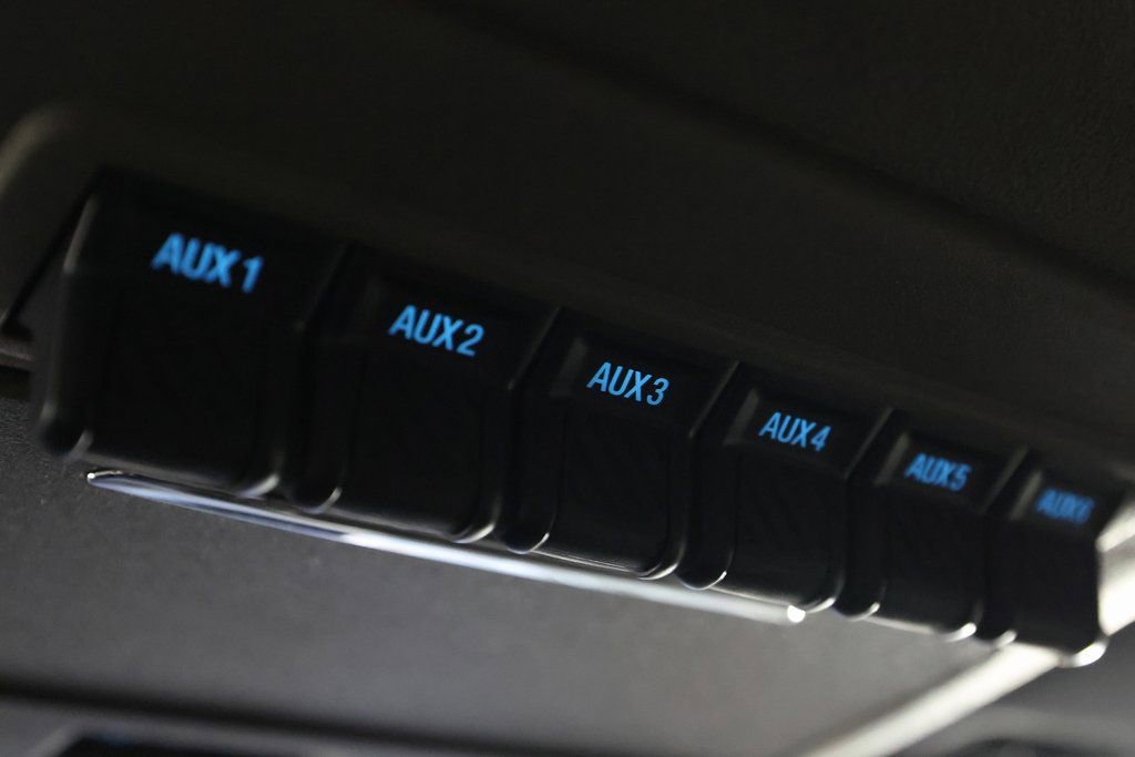 Used 2025 Ford F350 Platinum w/ Platinum Plus Package image 33