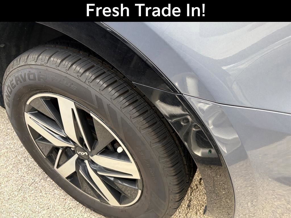 Used 2023 Kia Sorento EX w/ Panoramic Sunroof Package FWD image 6