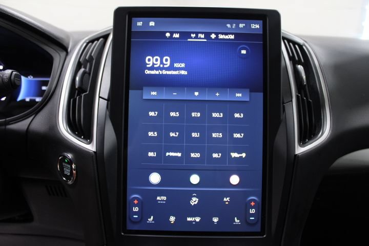 Used 2024 Ford Edge SEL w/ Convenience Package AWD/4WD image 3