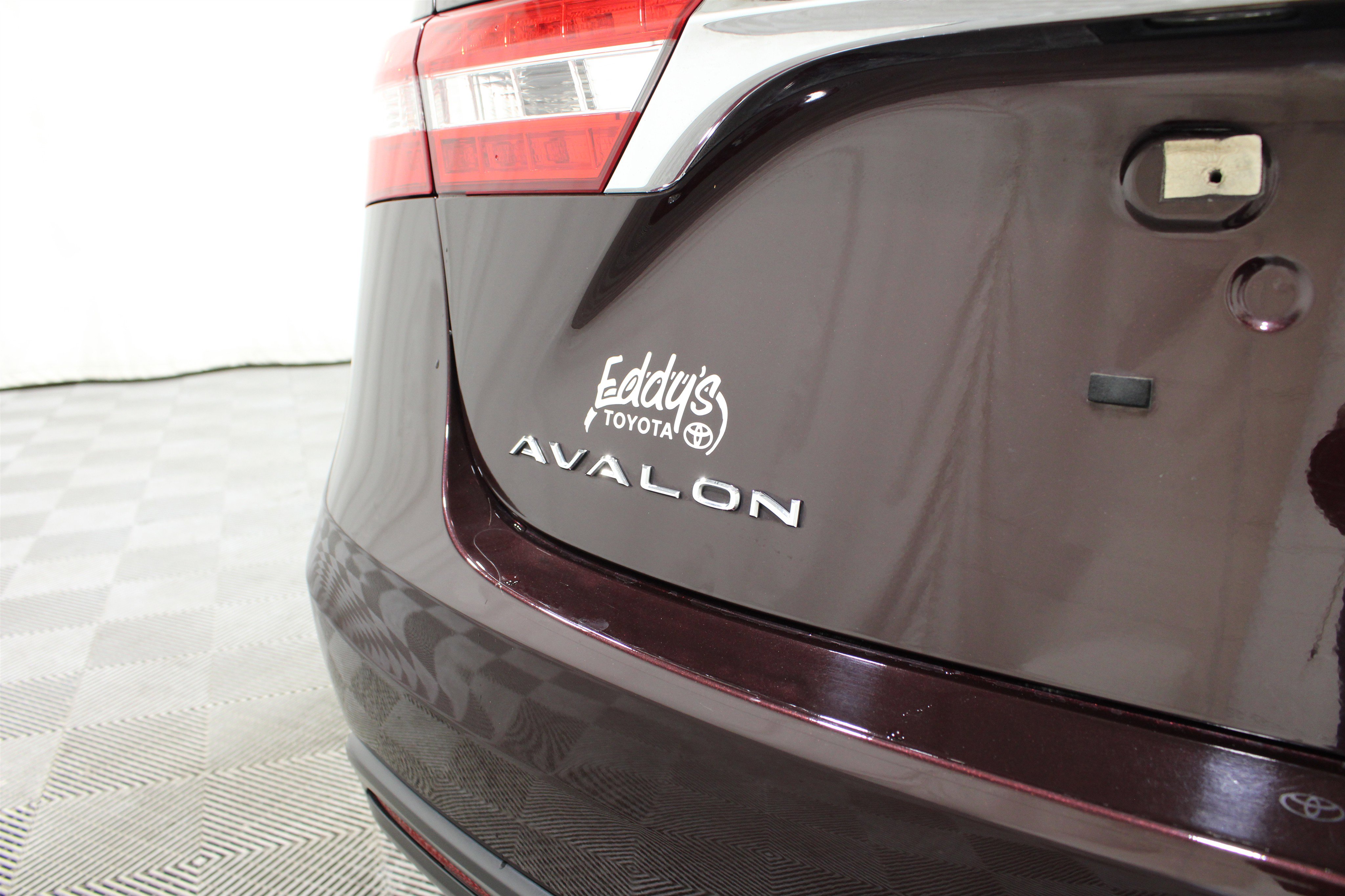 Used 2014 Toyota Avalon XLE Touring FWD image 27