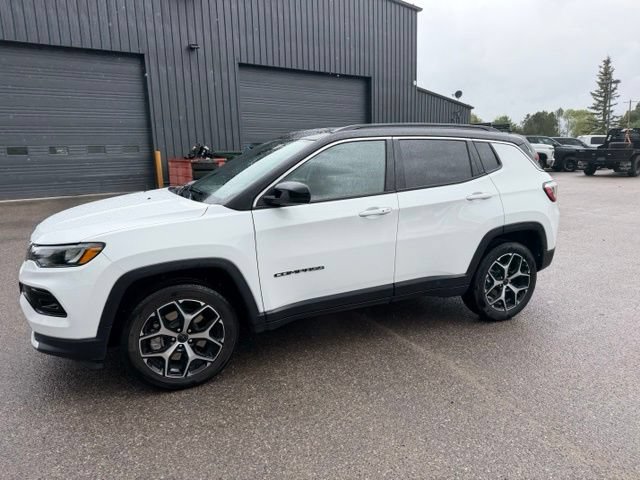 Used 2025 Jeep Compass Limited AWD/4WD image 18