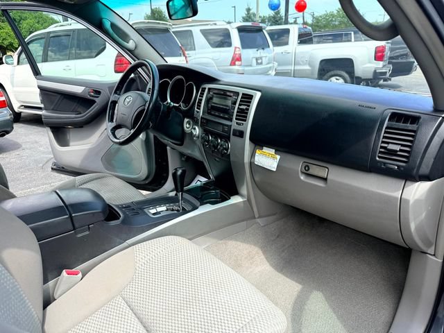 Used 2006 Toyota 4Runner SR5 AWD/4WD image 7