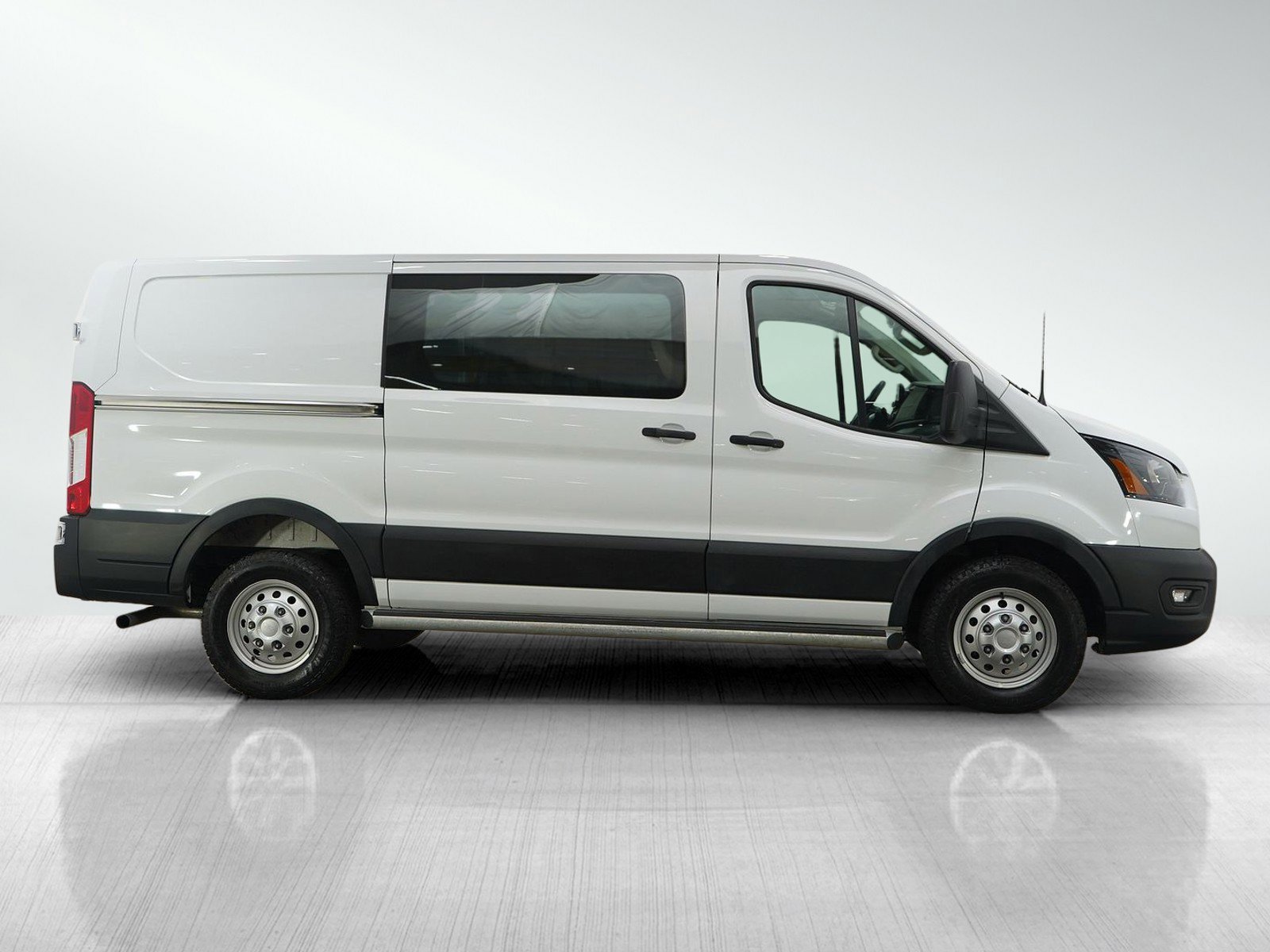 Used 2024 Ford Transit 250 Low Roof AWD w/ Exterior Upgrade Package image 6