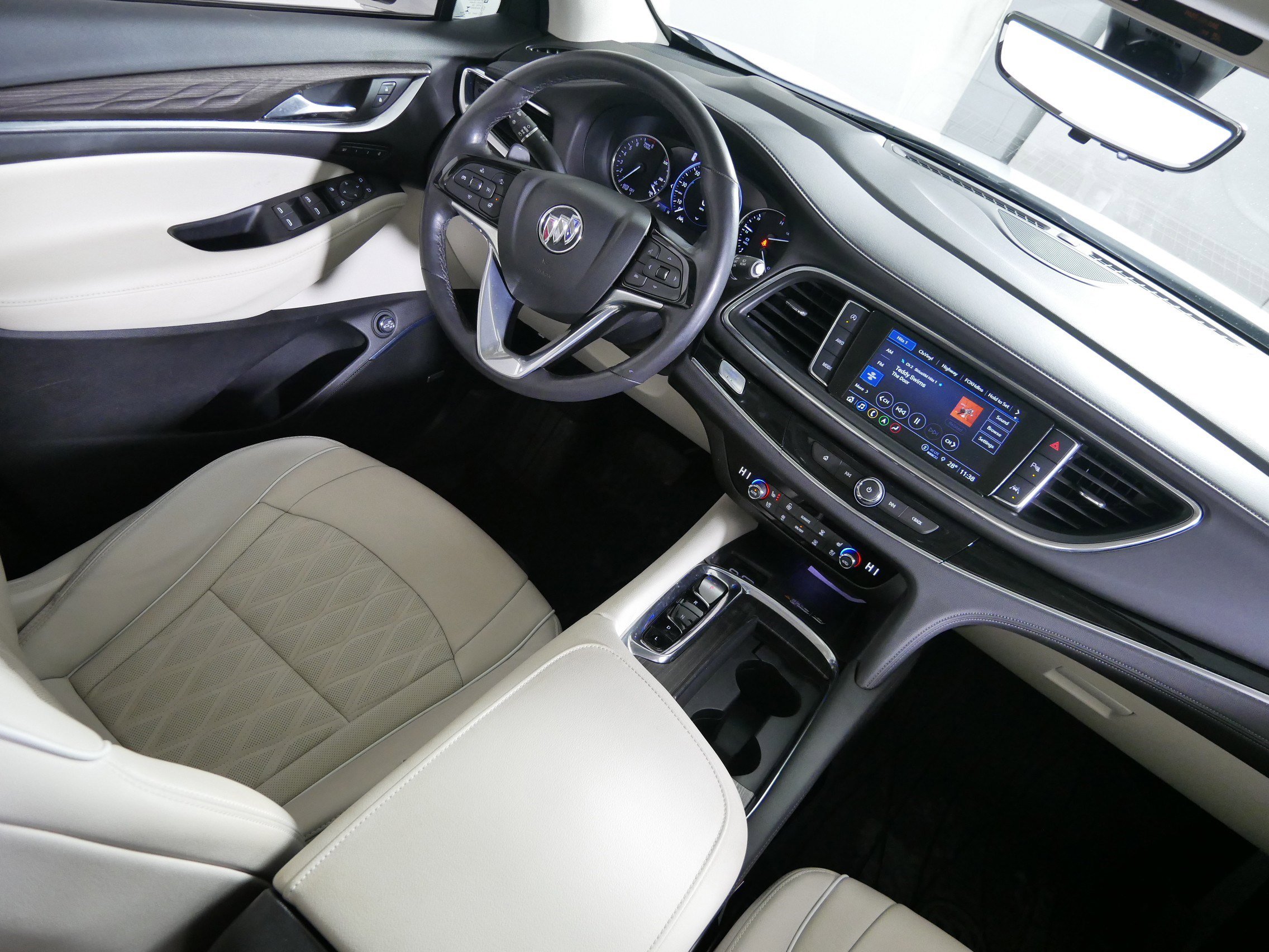 Certified 2023 Buick Enclave Avenir w/ Avenir Technology Package image 9