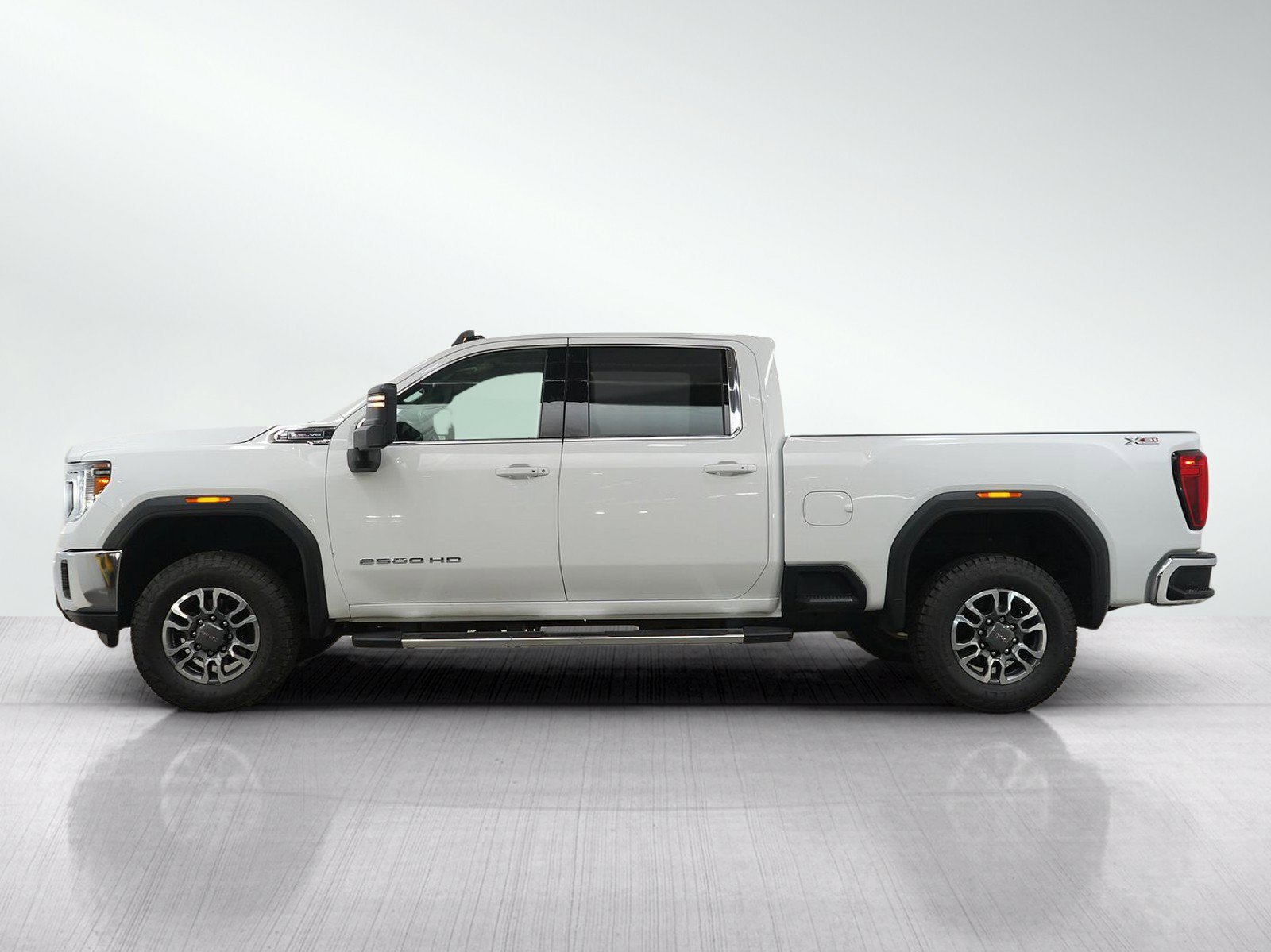 Used 2022 GMC Sierra 2500 SLE w/ Gooseneck/5TH Wheel Package AWD/4WD image 2