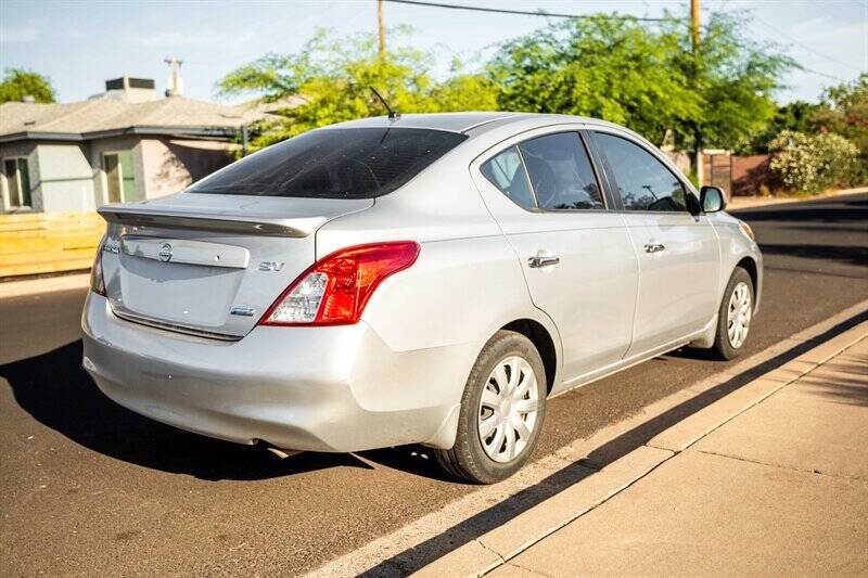 Used 2012 Nissan Versa SV w/ Convenience Pkg FWD image 5