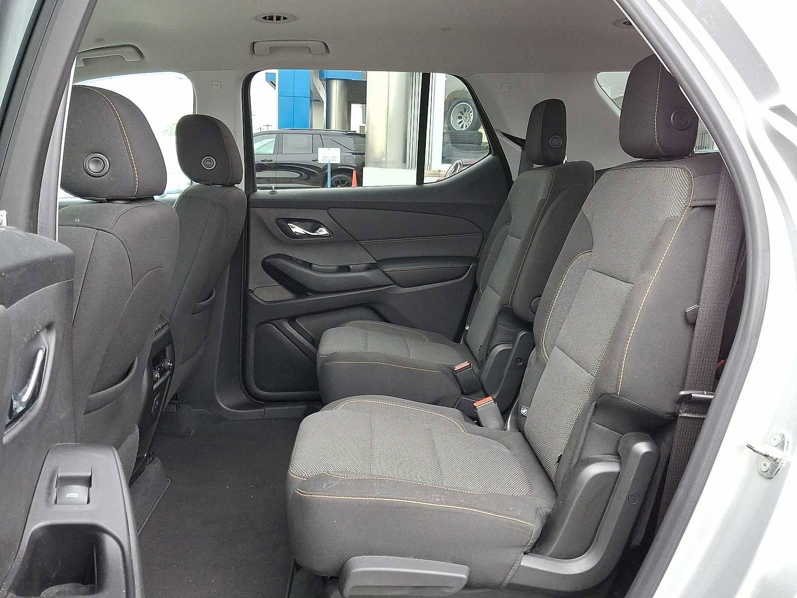 Used 2018 Chevrolet Traverse LT image 30
