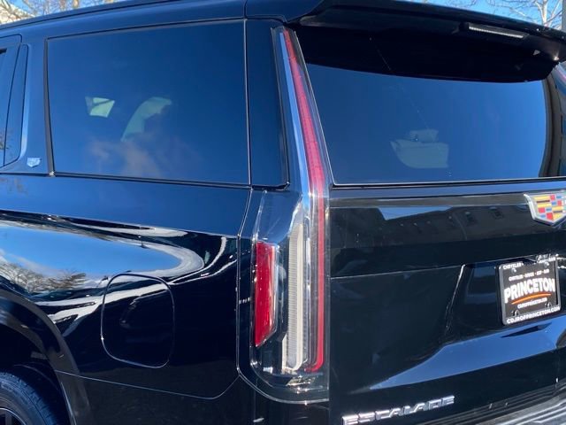 Used 2022 Cadillac Escalade Premium Luxury image 17