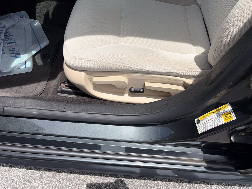 Used 2013 Chevrolet Impala LT w/ LT Sunroof Package FWD image 13