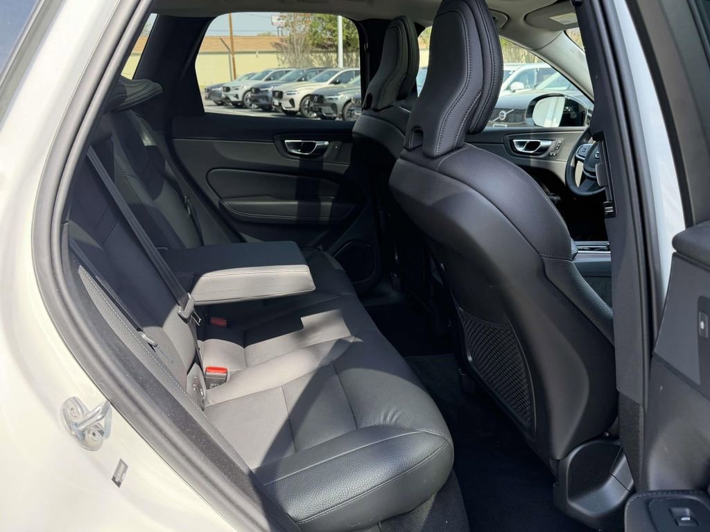 Used 2024 Volvo XC60 B5 Plus w/ Climate Package image 13