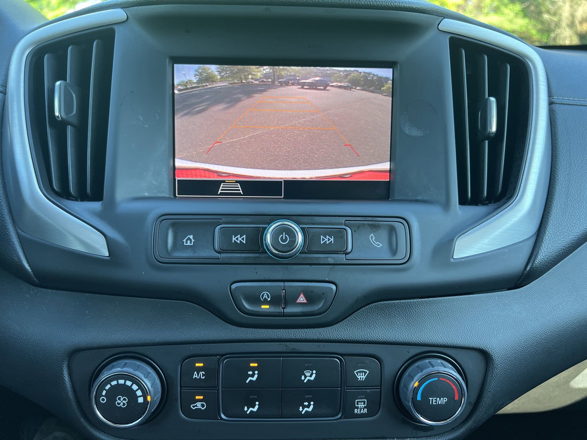 Used 2024 GMC Terrain SLE FWD image 5