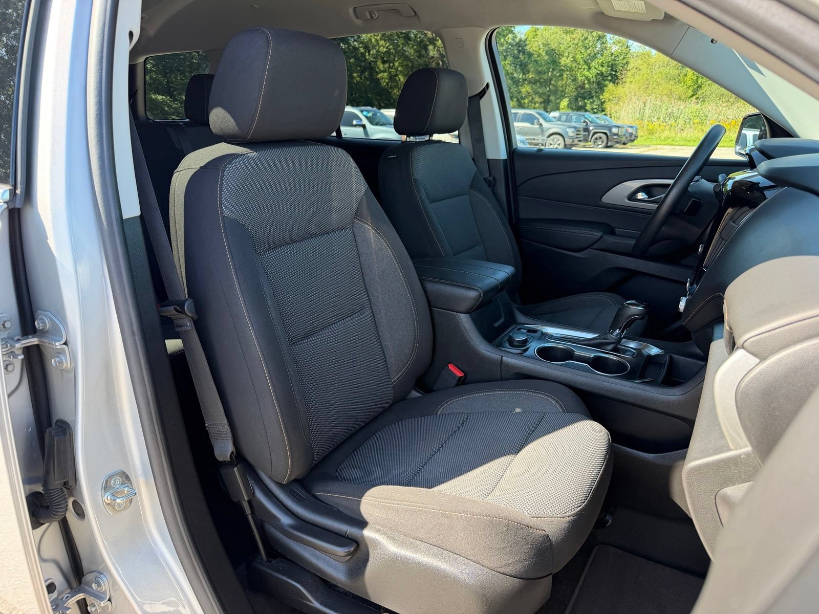 Used 2020 Chevrolet Traverse LS AWD/4WD image 37