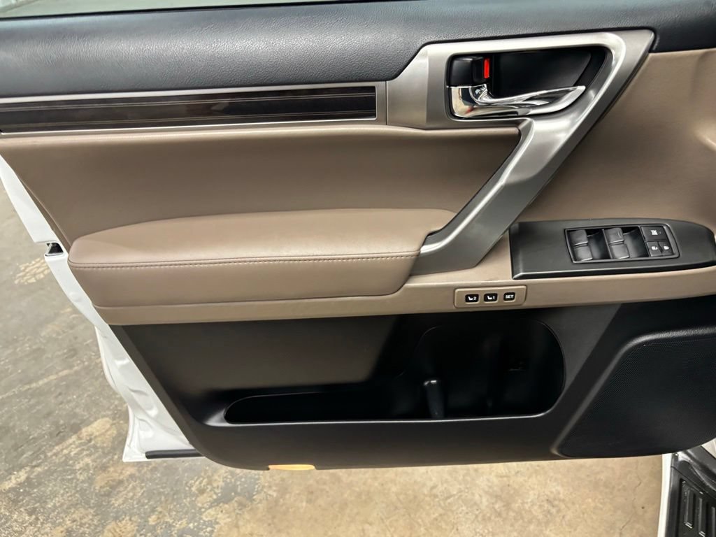 Used 2023 Lexus GX 460 Premium w/ Premium Package AWD/4WD image 19