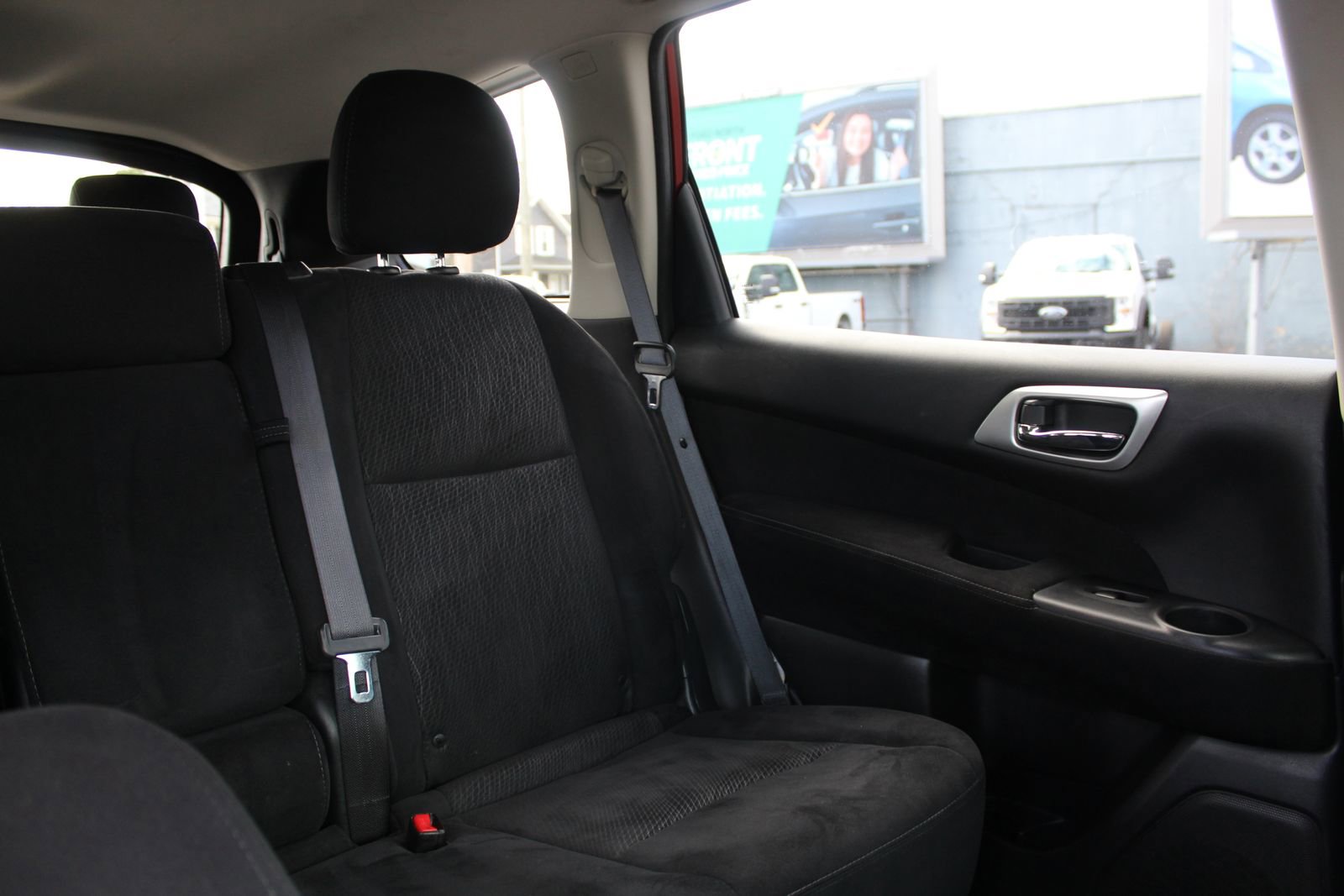 Used 2016 Nissan Pathfinder SV image 14