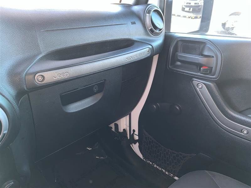 Used 2017 Jeep Wrangler Unlimited Sport w/ Connectivity Group image 30