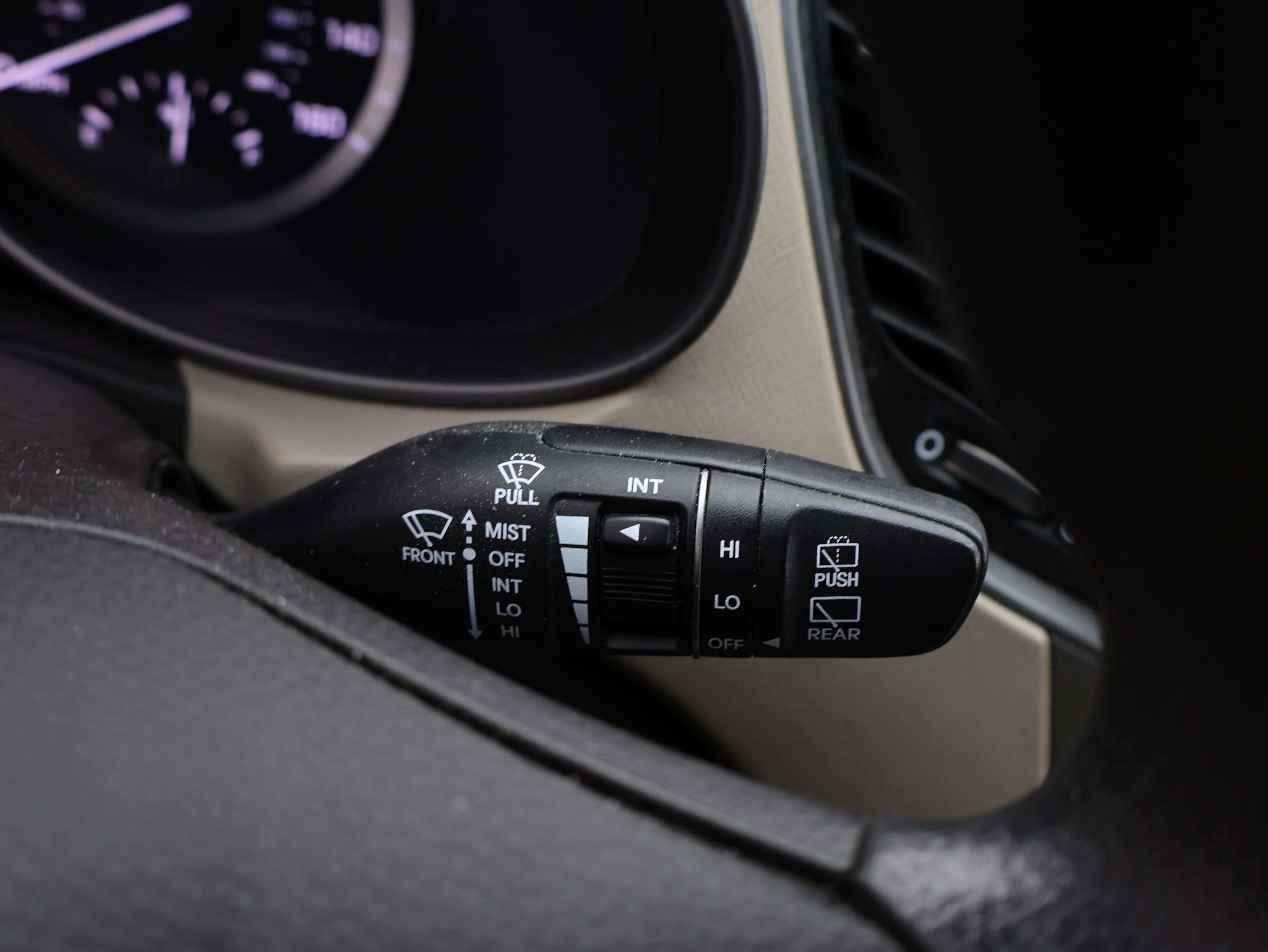 Used 2017 Hyundai Santa Fe Sport image 33