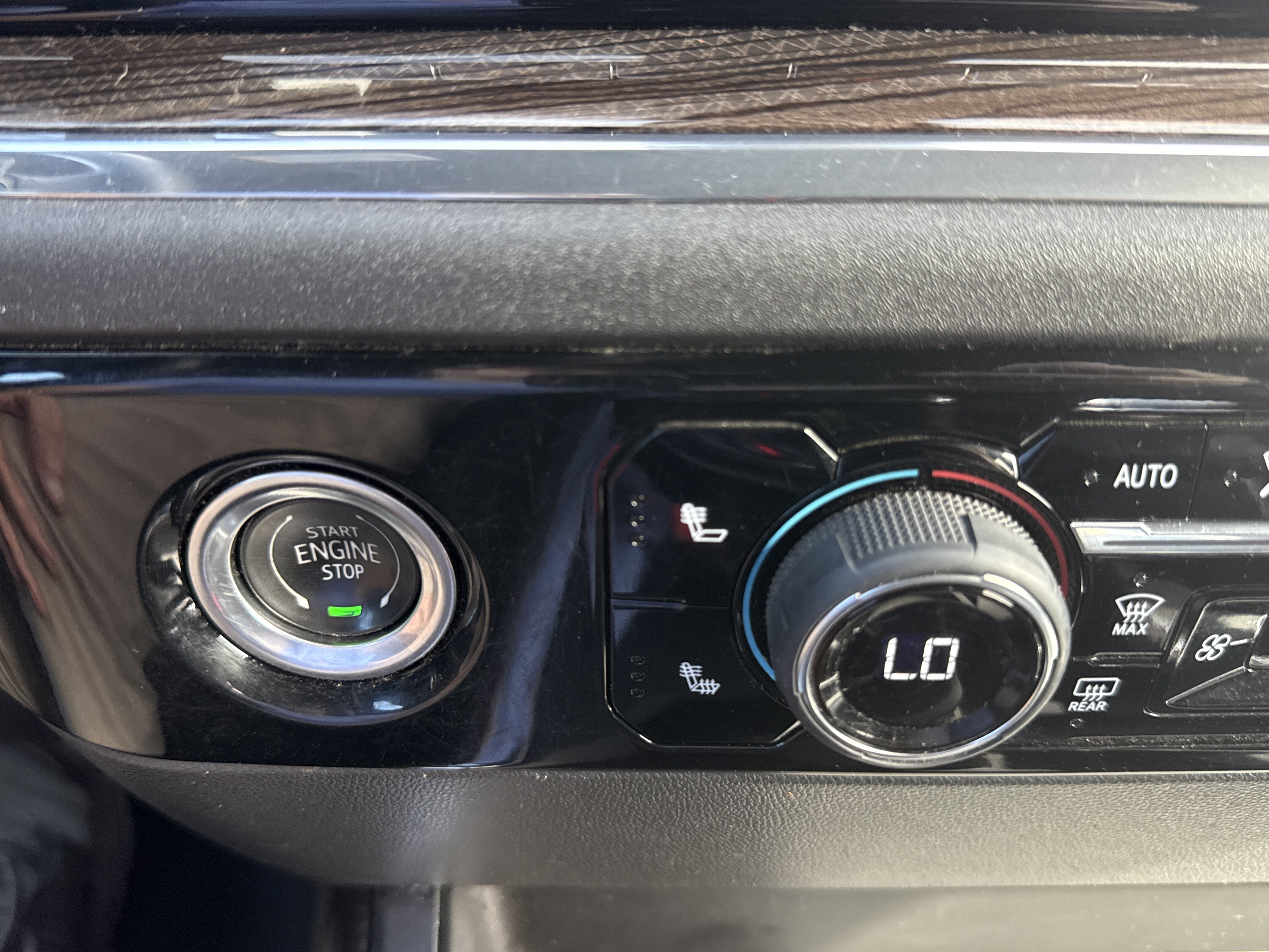 Used 2023 Chevrolet Silverado 1500 LT Trail Boss w/ LPO, Dark Essentials Package AWD/4WD image 29