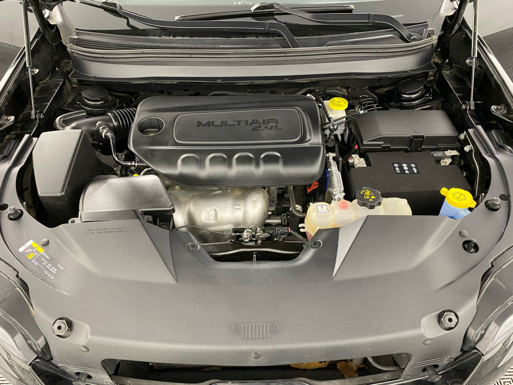 Used 2023 Jeep Cherokee Altitude Lux w/ Lux Elite Package image 14