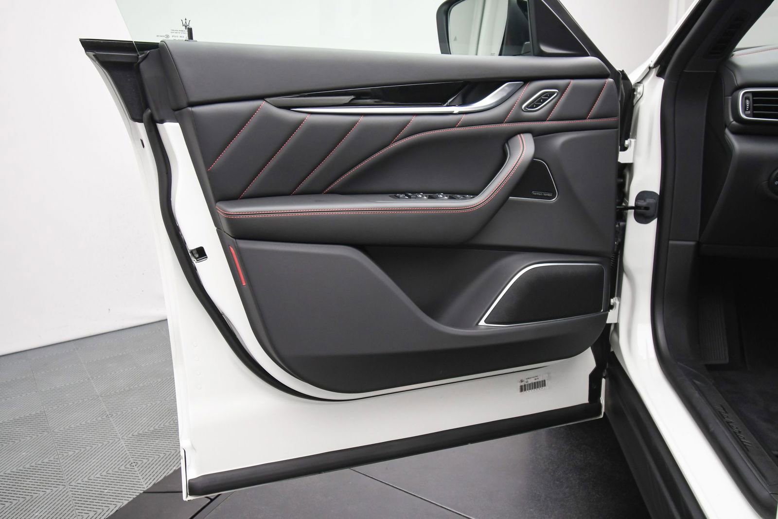 New 2024 Maserati Levante GT Ultima image 42