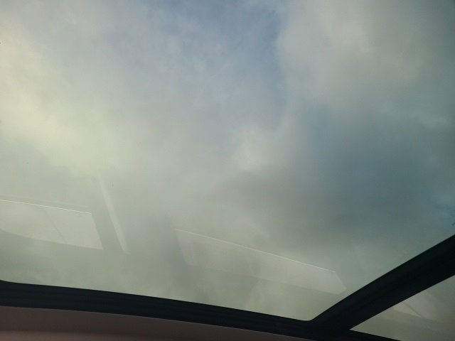 Used 2024 Volkswagen Taos SE w/ Panoramic Sunroof Package image 32