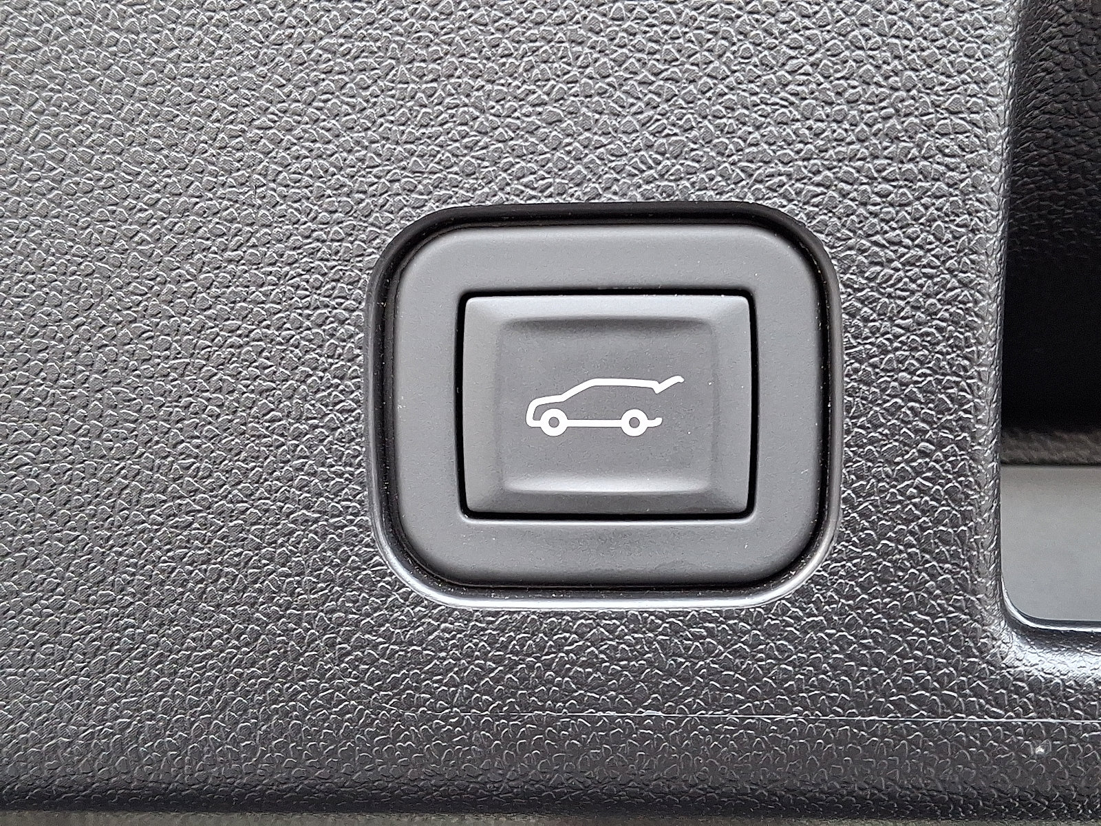 Used 2025 Chevrolet Equinox EV LT w/ Convenience Package image 27