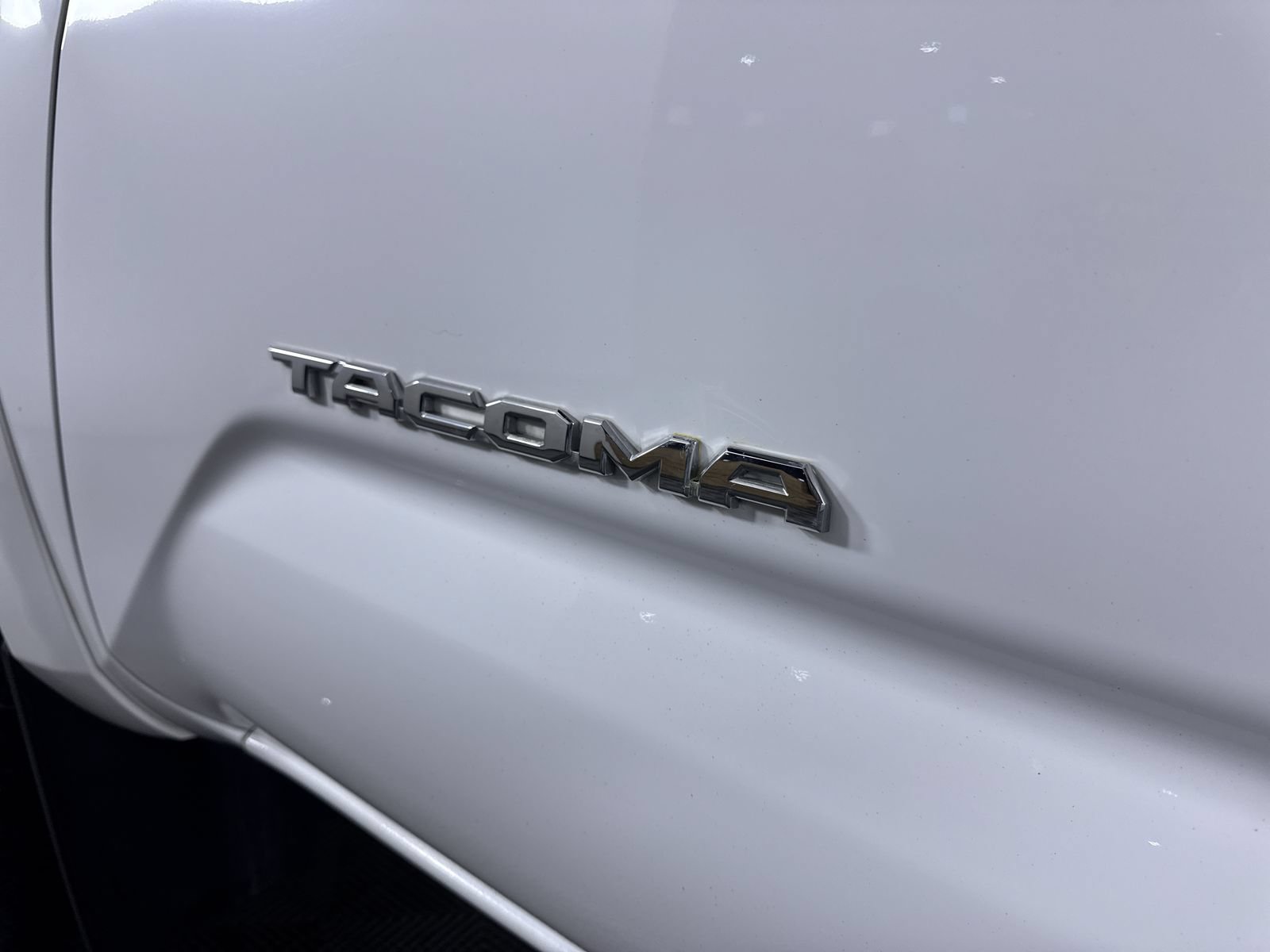 Used 2016 Toyota Tacoma TRD Sport w/ Towing Package AWD/4WD image 25