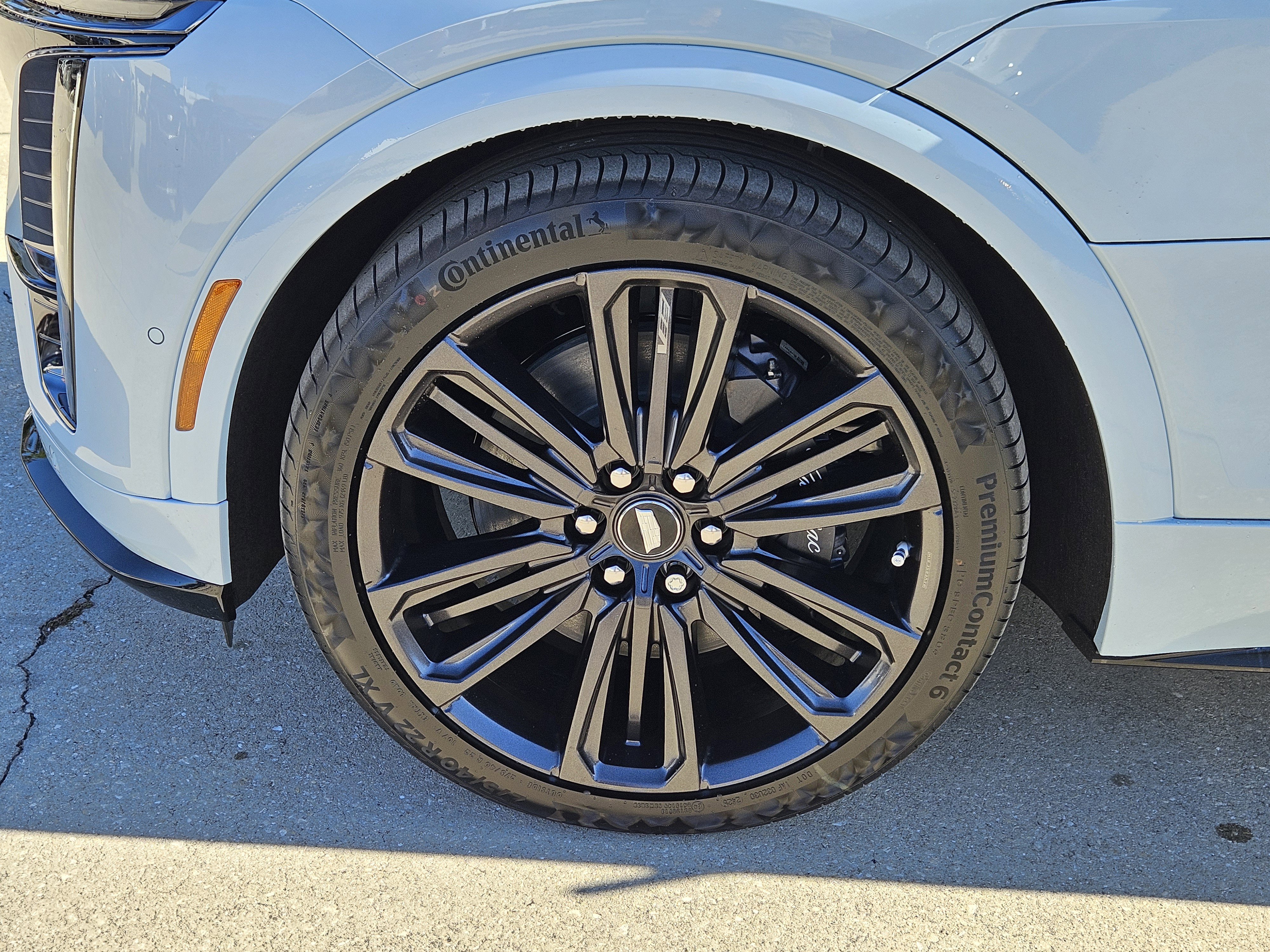 New 2026 Cadillac Lyriq V image 36