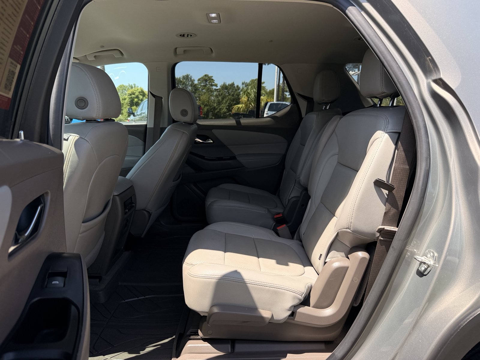 Used 2019 Chevrolet Traverse LT FWD image 29