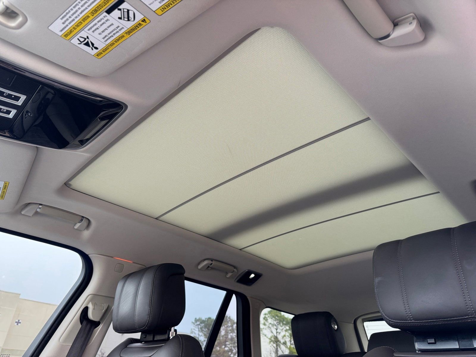 Used 2018 Land Rover Range Rover HSE image 30