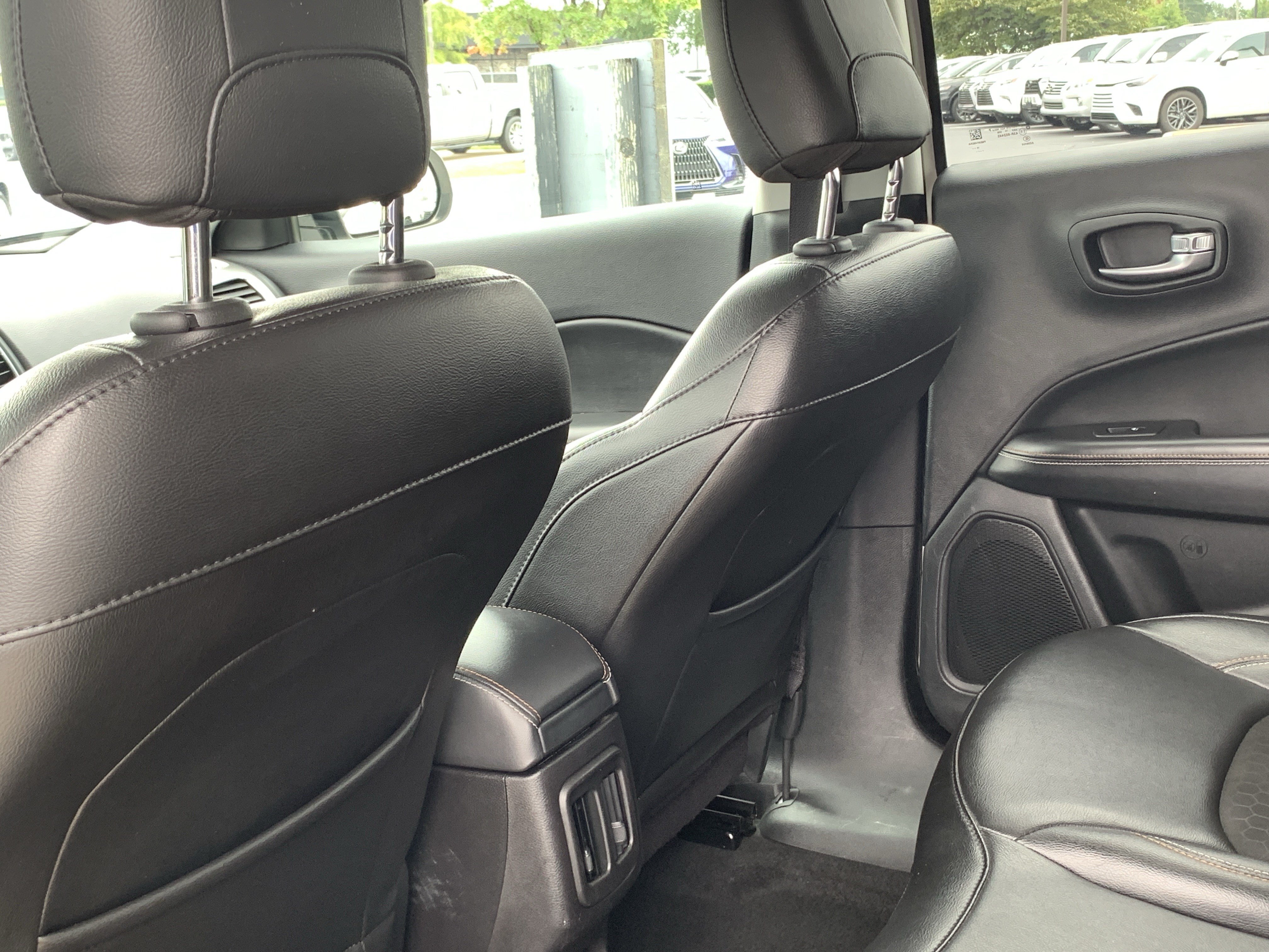 Used 2020 Jeep Compass Latitude AWD/4WD image 33