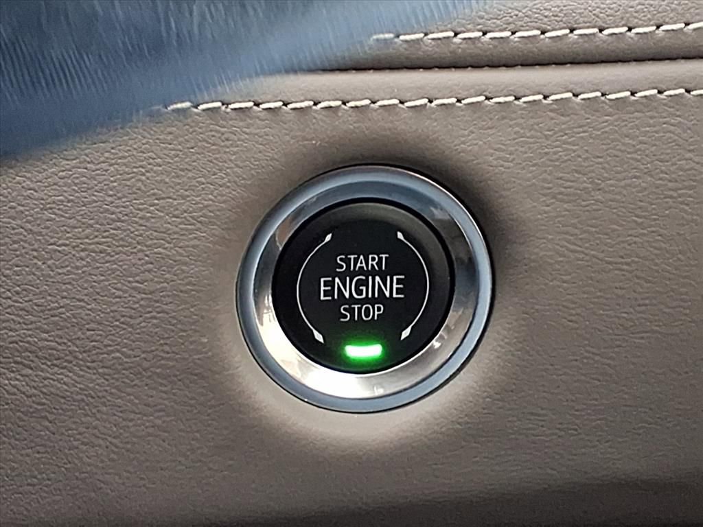 Used 2025 Cadillac Escalade Sport Platinum w/ LPO, ONYX Package image 25