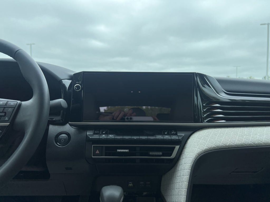 Used 2025 Toyota Camry XLE image 20