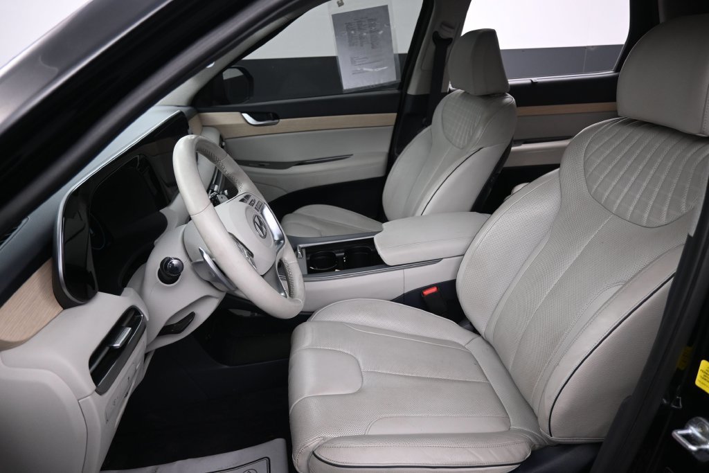 Used 2023 Hyundai Palisade Limited w/ Cargo Package FWD image 28