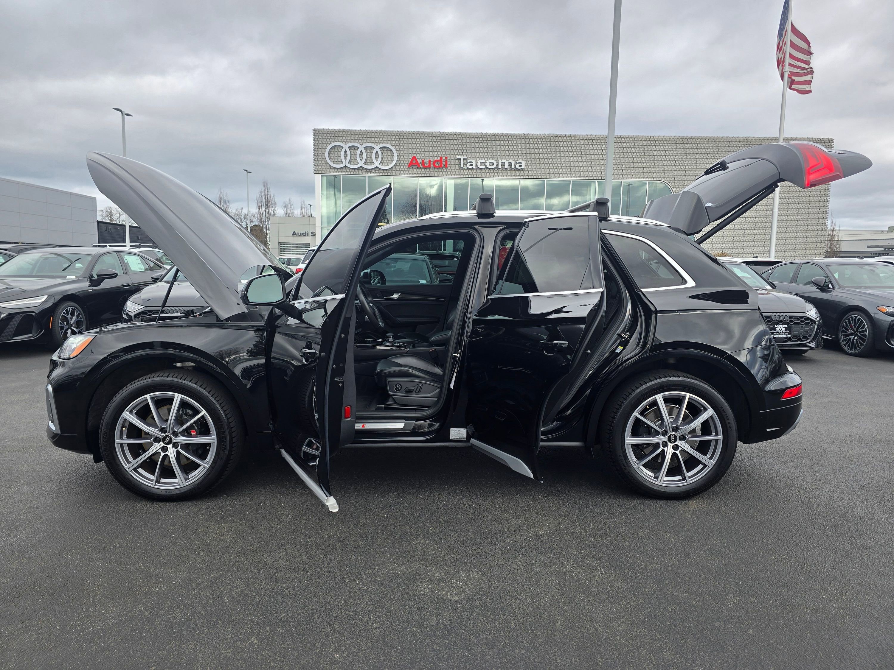 Used 2023 Audi SQ5 Premium Plus w/ Premium Plus Package image 12