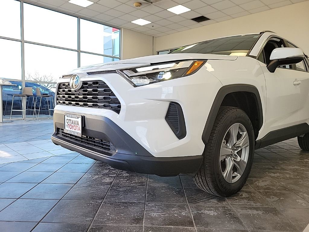 Used 2025 Toyota RAV4 XLE image 14